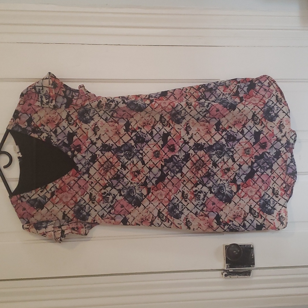 Floral shift dress with ruffled cap sleeve